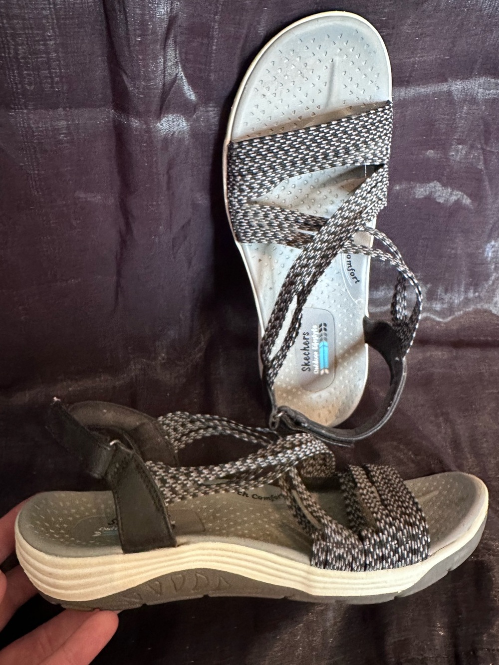 Skechers Black Gray Woven Strappy Sandals outdoor lifestyle arch comfort size 8